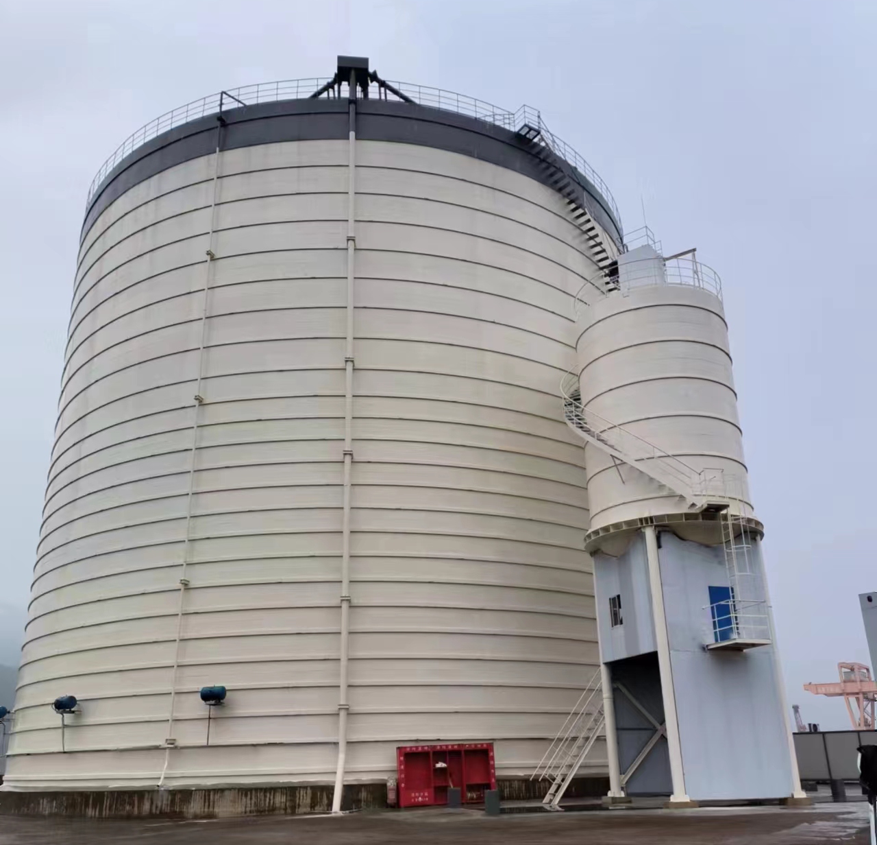 舞钢10万吨水泥钢板库